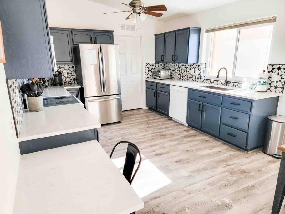 Private View On The Lake Side Of 95! Sleeps 16 Lake Havasu City Exterior photo